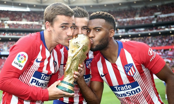 ¡Griezmann, Lucas Hernandez y Lemar ofrecieron la Copa del Mundo a toda la afición!